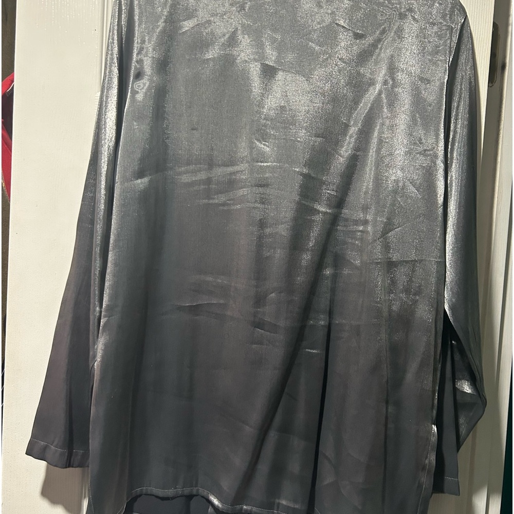 Gray blouse in Size Large feels like Silk
